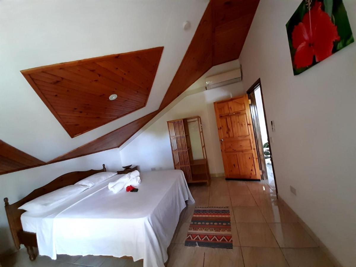 La Source Self Catering Hotel La Digue Bagian luar foto
